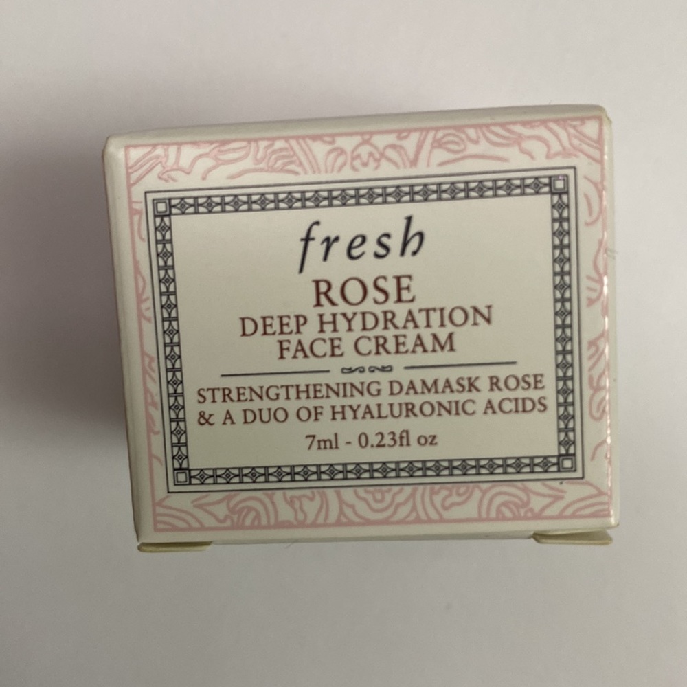 Skincare sample bundle - Picture 6 of 12
